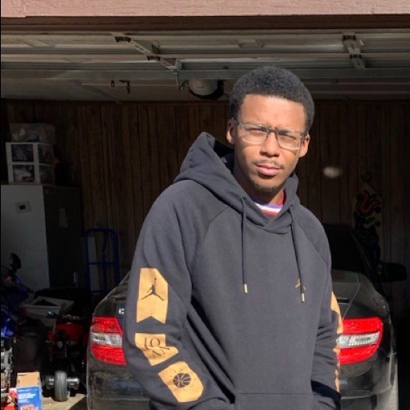 Meet your Posher, Eronie - Picture 1 of 1